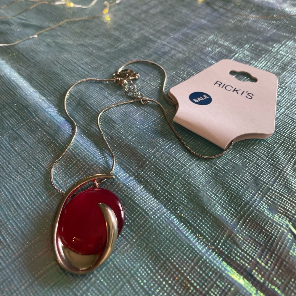 Ricki’s Pink Pendant Necklace